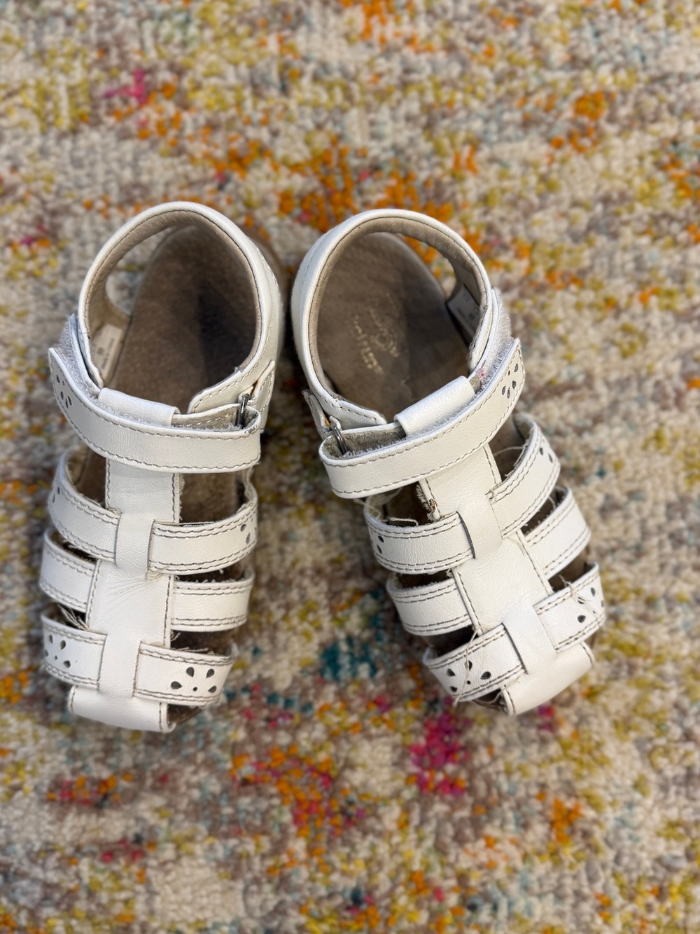 See Kai Run White Leather Closed-Toe Kids Sandals (size est. 11 toddler)